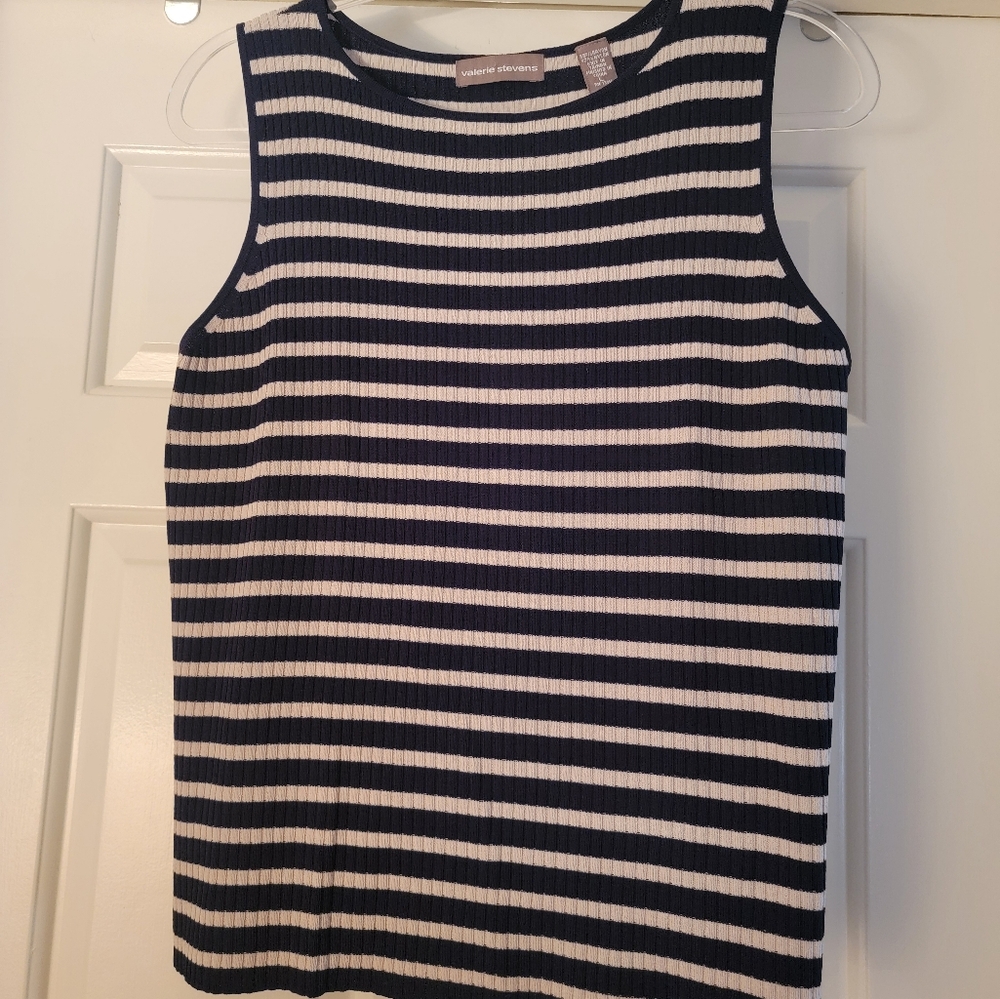 Valerie Stevens Sleeveless Striped Knit Top - Large - Navy and Tan Stripes - EUC